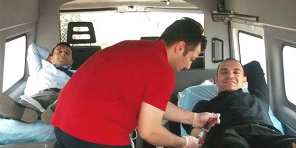 K�y okulundan kan ba����na destek