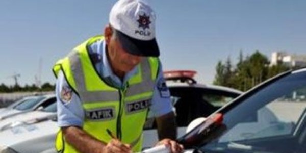 Elaz'da Mart aynda srclere 551 bin 454 lira trafik cezas kesildi