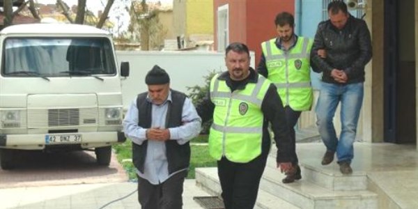 Hırsızlar su kanalını depo yapmış