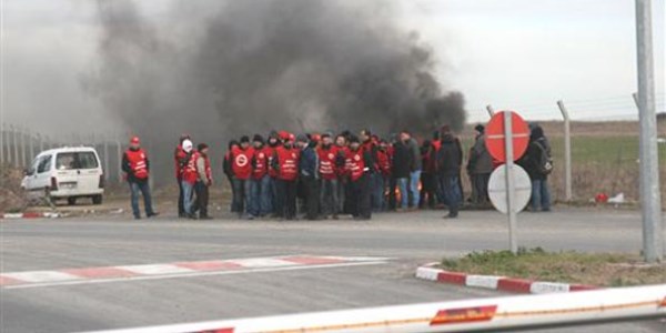 5,5 ayd�r grevde olan i��iler kazand�