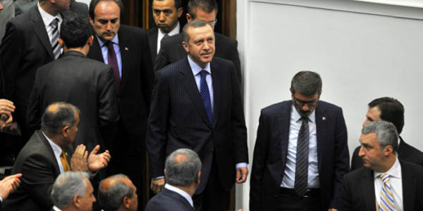 AK Parti'nin yarı başkanlık sistemi önereceği iddiaları