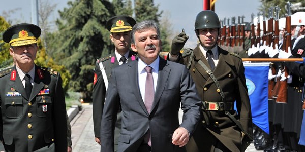 Cumhurba�kan� G�l, Muhaf�z Alay�'nda