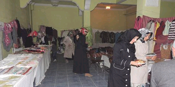 Yap�m� devam eden camii i�in kermes d�zenlendi