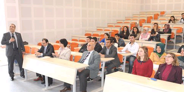 7 Aral�k �niversitesi'nde istihdam edilebilirlik etkinli�i