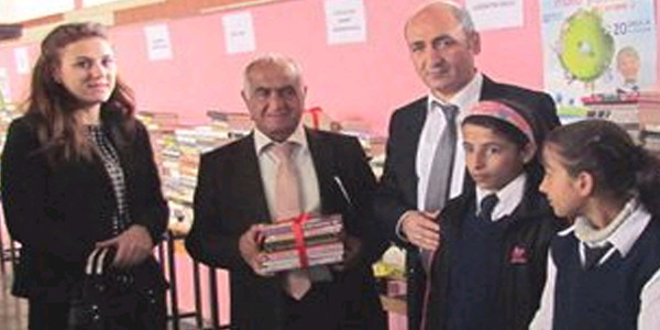 Hakkari'de 7 Bin Kitap Da��t�ld�