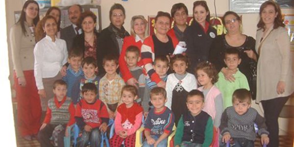 Gönül elçileri köy çocuklarını sevindirdi