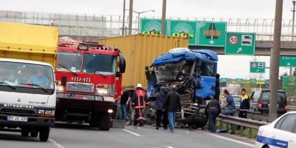 Kaza raporu tutarken ikinci kaza oldu