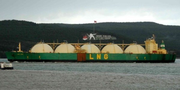 Dev gemi bo�az� kapatt�