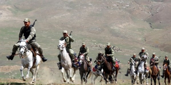 Van'da K�rg�z s�vari birli�i