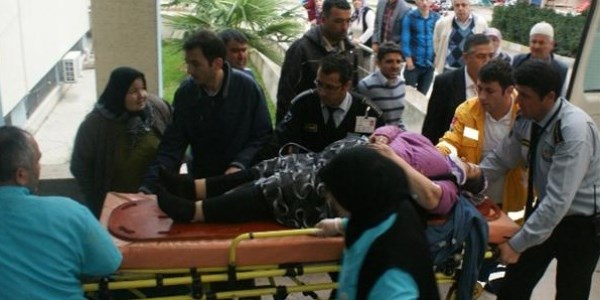 Samsun'da trafik kazas�: 2 �l�, 2 yaral�