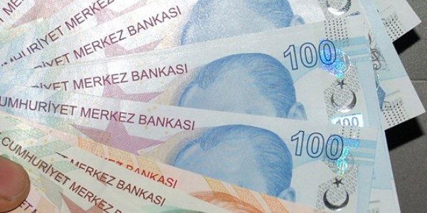Bankaya ödediği ekspertiz ücretini geri aldı