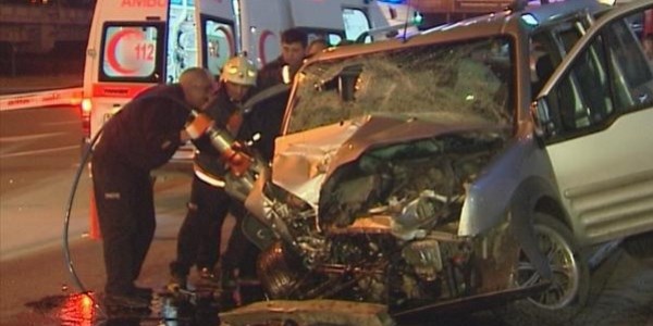 Ankara'da trafik kazas�: 1 �l�, 1 a��r yaral�