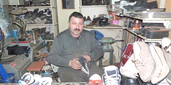 Ayakkabı tamircilerinin 'çırak' şikayeti
