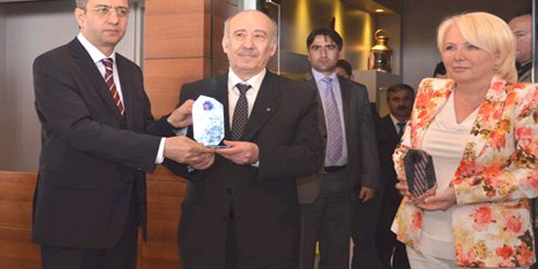 2012'nin iz bırakanlarına ödül