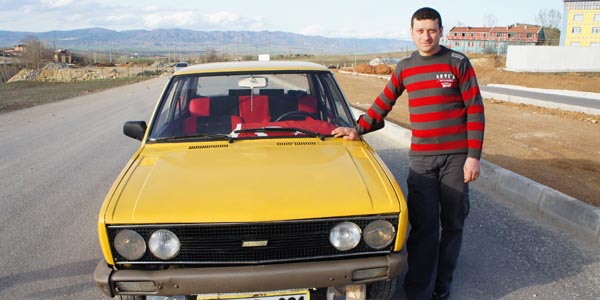 79 model aracına uzaktan kumanda sistemi kurdu