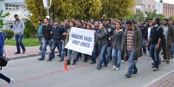 Ege �niversitesi'nde ��rencilerden bas�n a��klamas�