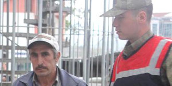 Eşini tekme tokat dövüp, dişlerini penseyle söktü