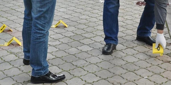 Kurşun kemerin tokasına isabet etti