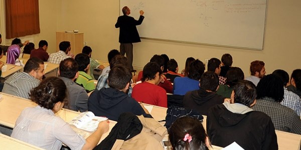 Yeni vakıf üniversiteleri komisyonda kabul edildi