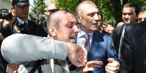 Bakan Bayraktar, Dilek'e 2 bin TL vermiş/ Video