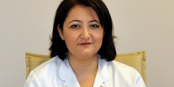 Doktor, meslekta�� i�in g�zya�� d�kt�