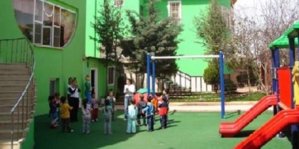Çocuklar aileleri ile buluşunca yuva kapatıldı