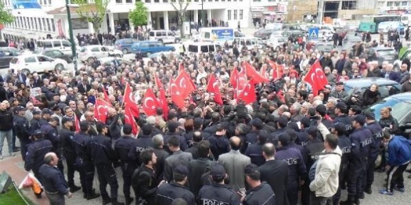 Bursa Valiliği'ndeki T.C. ibareli tabela yeniden asılacak