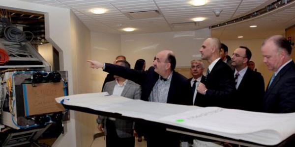 Müezzinoğlu, hastane gemisini inceledi/ Video