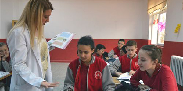 Hastalığını yenen ilköğretim öğrencisinin en büyük hayali doktor olmak