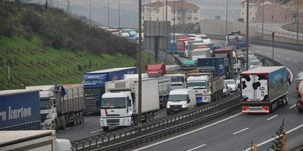 TEM Otoyolunda trafik ak ift ynl kesilecek