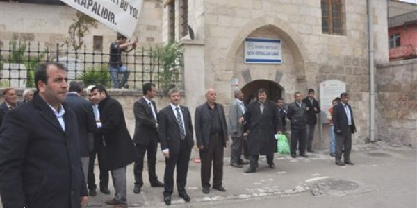 Şahinbey Belediyesi Şıh Cami ve Şıh Hamamı'nın etrafını açıyor