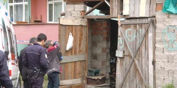 Emekli madenci kendini astı