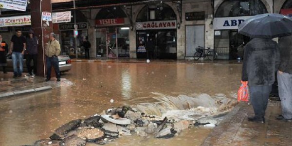 Siirt'te evler su alt�nda kald�!