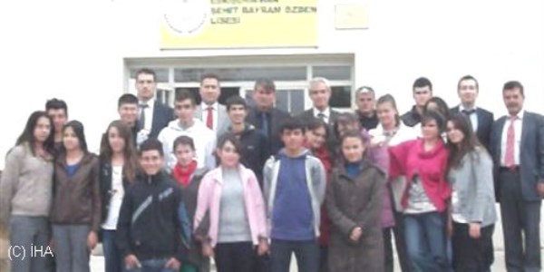 K���k il�e lisesinin b�y�k ba�ar�s�