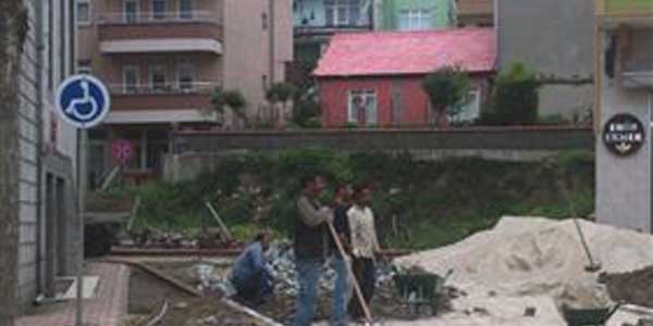 Amasra caddeleri yaza haz�rlan�yor