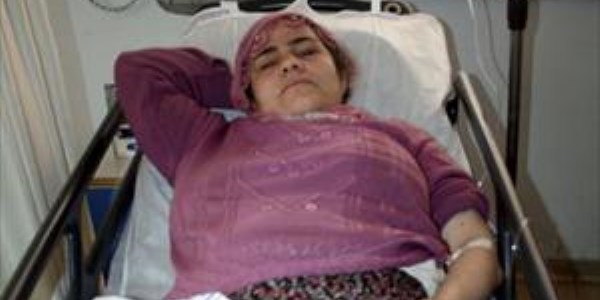 Gelin, kaynanasını bıçakladı