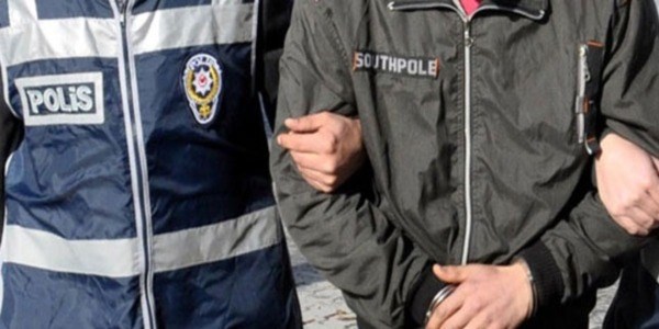 Gazete ilanıyla dolandırdı