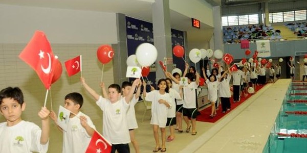 Şehitkamil'de şenlikler havuzda devam etti