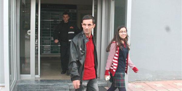 Asansörde kalan 9 kişiyi itfaiye ekipleri kurtardı