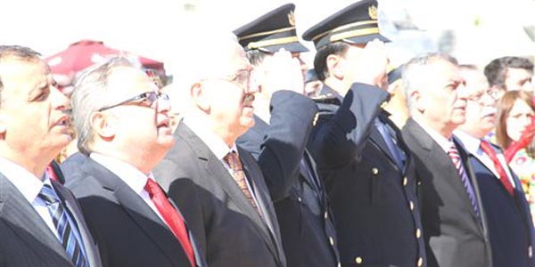 2 dakika 24 saniyelik tören