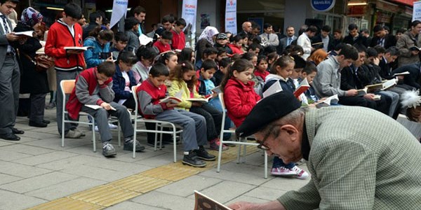 Türkiye kitap okuyor