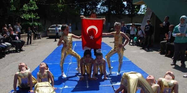 23 Nisan etkinlikleri kapsamında jimnastik ve yüzme yarışmaları