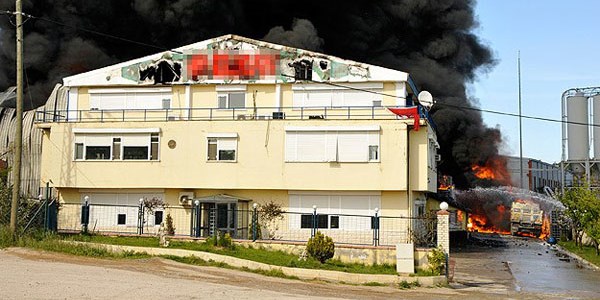 Kocaeli'de fabrika yang�n�