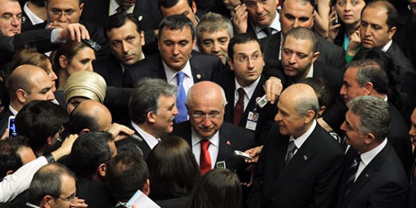 Resepsiyon'da süreçle ilgili peşpeşe açıklamalar