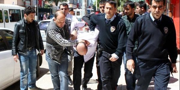 Banka g�revlilerini tehdit eden ��pheli yakaland�