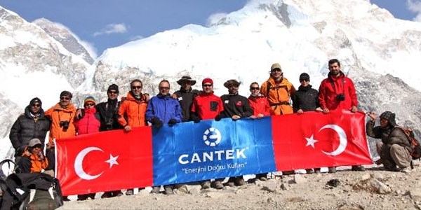 Kar Dnyas'nda Everest fotoraflar sergisi