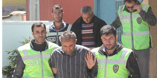Hırsızı çırılçıplak soyup hastanelik ettiler