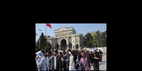 İstanbul Üniversitesi'nde öğrenci eylemi