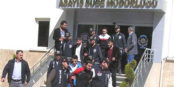 Silahlı saldırıda gözaltına alınan 6 zanlı adliyeye çıkarıldı