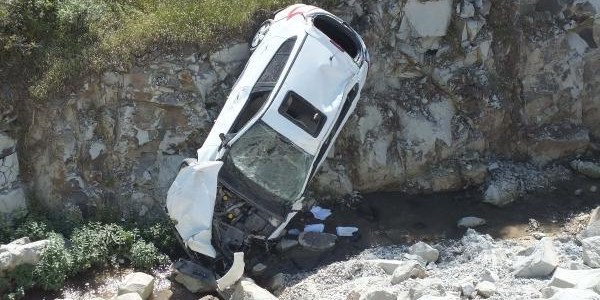 Üniversiteli Elif otomobiliyle 100 metrelik uçurama yuvarlandı